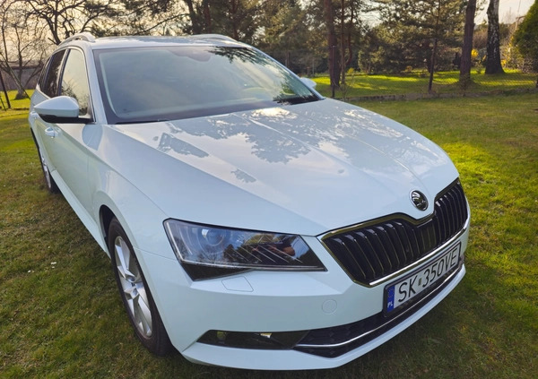 Skoda Superb cena 77700 przebieg: 171858, rok produkcji 2018 z Katowice małe 379